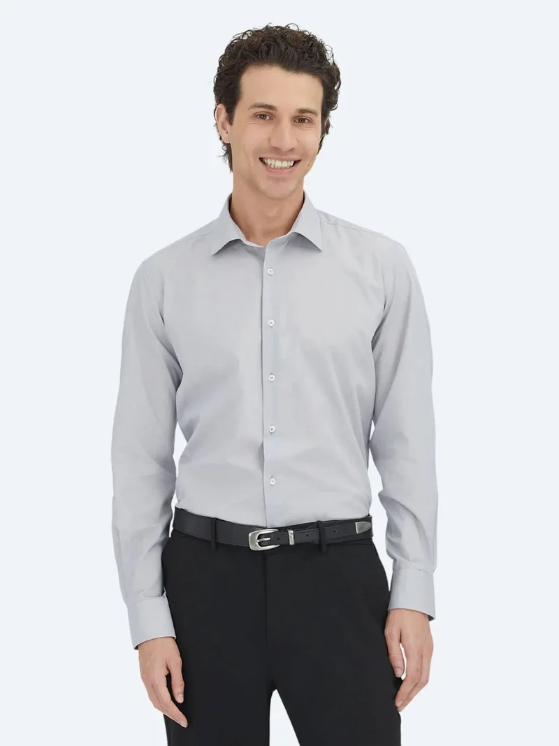 كيب قميص رمادي بقصة عادية مصنوع من مزيج القطن الكلاسيكي